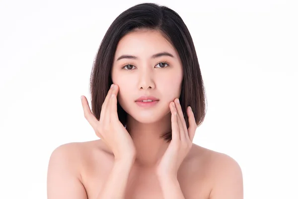 Retrato hermosa joven mujer asiática limpia concepto de piel desnuda fresca. Asiática belleza de la cara cuidado de la piel y bienestar de la salud, Tratamiento facial, Piel perfecta, Maquillaje natural, sobre fondo blanco . — Foto de Stock