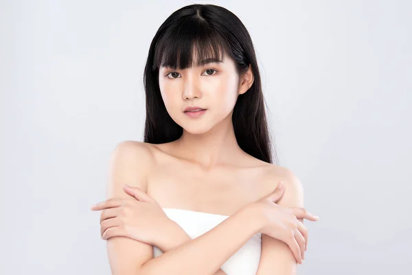 Portrait beautiful young asian woman clean fresh bare skin concept. Asian girl beauty face skincare and health wellness, Facial treatment, Perfect skin, Natural make up, on white background. — 스톡 사진