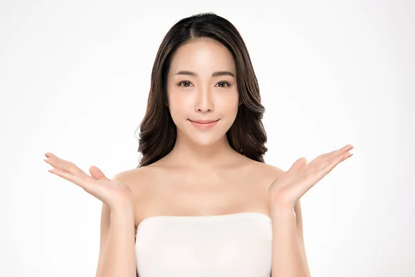 Portrait beautiful young asian woman clean fresh bare skin concept. Asian girl beauty face skincare and health wellness, Facial treatment, Perfect skin, Natural make up, on white background. — 스톡 사진