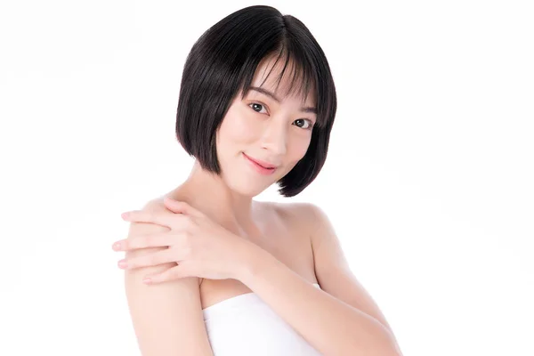 Portré gyönyörű fiatal ázsiai nő tiszta friss csupasz bőr koncepció. Ázsiai lány szépség arc bőrápolás és egészség wellness, arckezelés, tökéletes bőr, természetes smink, fehér alapon. — Stock Fotó