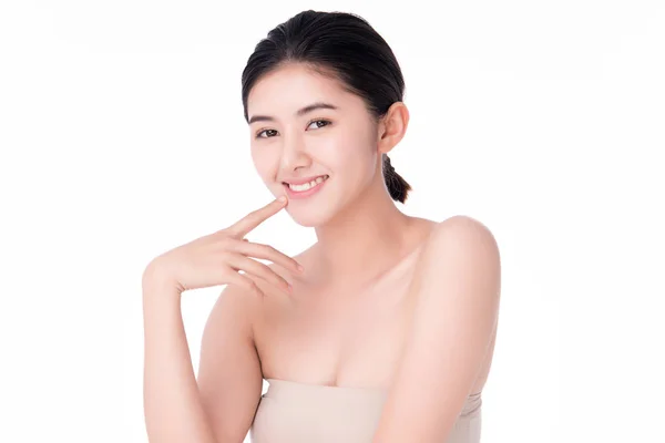 Portrait belle jeune femme asiatique propre concept de peau nue fraîche. Fille asiatique beauté visage soins de la peau et bien-être, Soins du visage, Peau parfaite, Maquillage naturel, sur fond blanc . — Photo