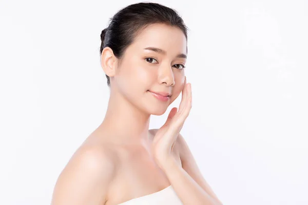 Portret piękna młoda azjatycka kobieta czyste świeżej koncepcji skóry gołej. Azjatka dziewczyna piękno twarzy pielęgnacja i zdrowie wellness, leczenie twarzy, idealna skóra, naturalny makijaż, na białym tle. — Zdjęcie stockowe