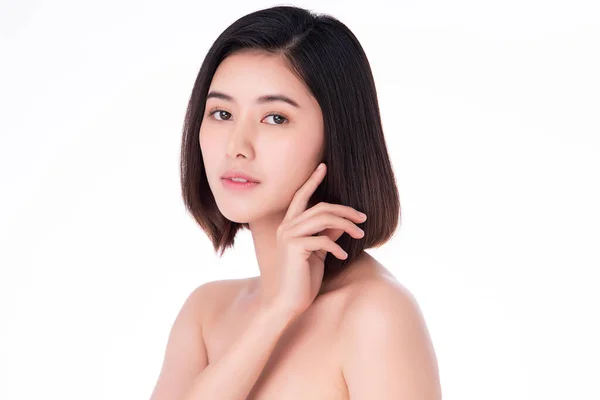 Porträtt vacker ung asiatisk kvinna ren fräsch naken hud koncept. Asiatisk flicka skönhet ansikte hudvård och hälsa wellness, Ansiktsbehandling, Perfekt hud, Naturlig makeup, på vit bakgrund. — Stockfoto