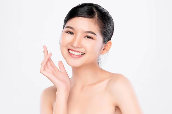 Portrait beautiful young asian woman clean fresh bare skin concept. Asian girl beauty face skincare and health wellness, Facial treatment, Perfect skin, Natural makeup, on white background. — Stock Photo, Image