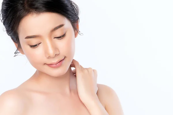 年轻美丽的亚洲女人 皮肤清澈清新 面部护理 面部护理 健康的皮肤和化妆品概念 — 图库照片