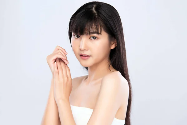 Mooie Jonge Aziatische Vrouw Met Schone Verse Huid Gezichtsverzorging Gezichtsbehandeling — Stockfoto