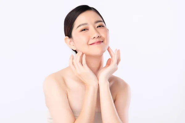 きれいな新鮮な肌を持つ美しい若いアジアの女性 顔のケア 顔の治療 美しさと健康的な肌と化粧品の概念 白い背景に隔離された女性の美しさの肌 — ストック写真
