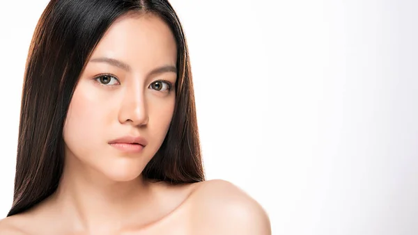 Krásná Mladá Asijská Žena Čistou Svěží Pletí Péče Obličej Ošetření — Stock fotografie