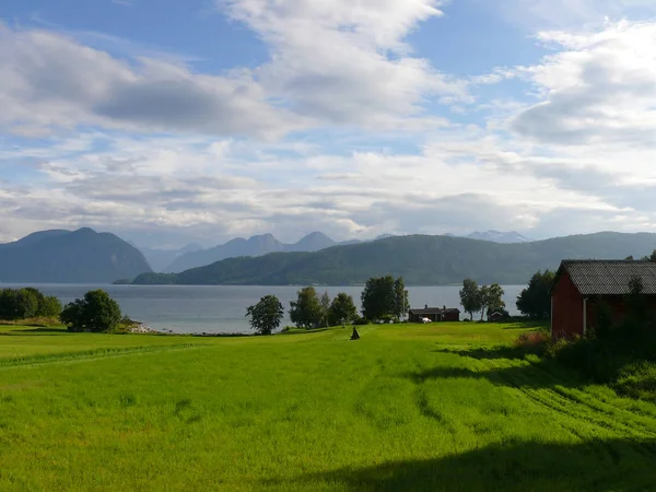 Noorwegen landschap Nesjestranda — Stockfoto