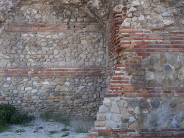 Ortaçağ taş duvar