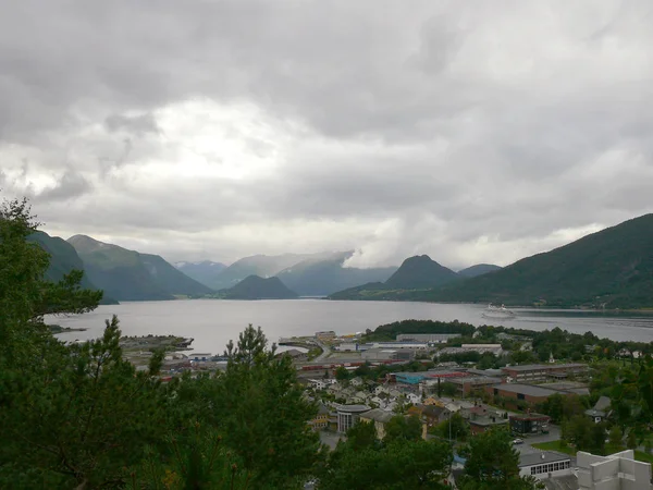 Норвежский ландшафт Андальснес Несаксла — стоковое фото