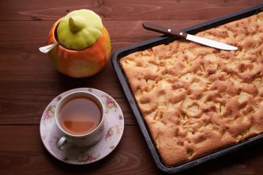 elmalı turta charlotte ahşap tablo