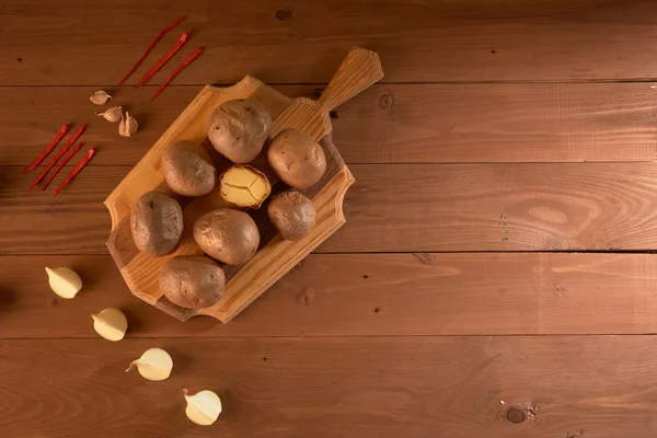 Запечена картопля та спеції — стокове фото