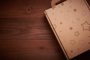 hediye ambalaj ahşap masa