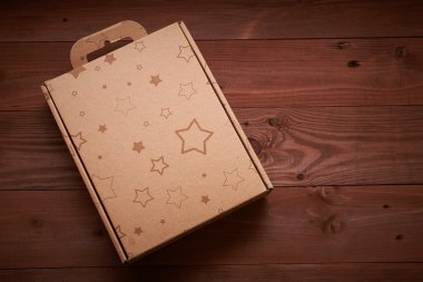 hediye ambalaj ahşap masa