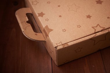 hediye ambalaj ahşap masa