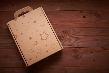 hediye ambalaj ahşap masa