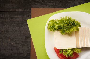 Tablo arka plan üzerinde Mozzarella peyniri