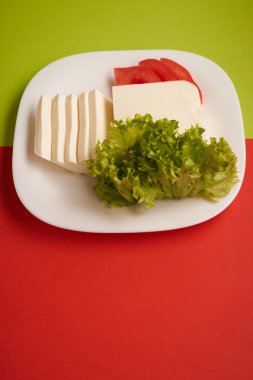 Tablo arka plan üzerinde Mozzarella peyniri