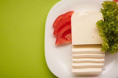Tablo arka plan üzerinde Mozzarella peyniri