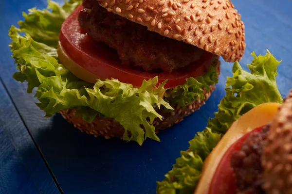 Sandwiches en la mesa — Foto de Stock