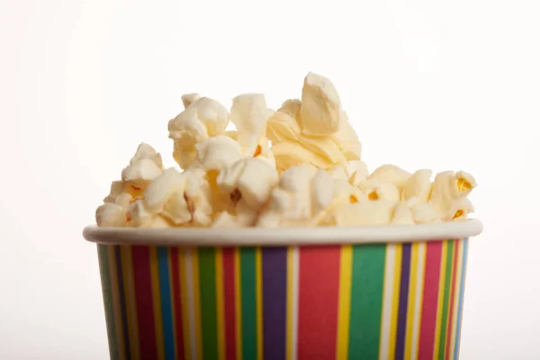 Popcorn i papper kopp — Stockfoto