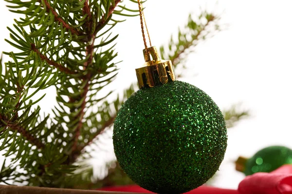 Fondo de Año Nuevo Juguetes de Navidad y árbol de Navidad — Foto de Stock