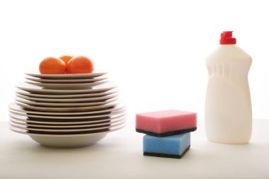 deterjan beyaz bir arka plan üzerinde yemekler için