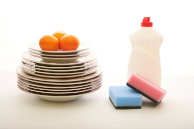 deterjan beyaz bir arka plan üzerinde yemekler için