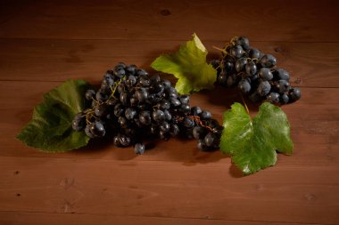 Bir tablo üzerinde üzüm