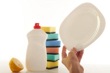 deterjan beyaz bir arka plan üzerinde yemekler için