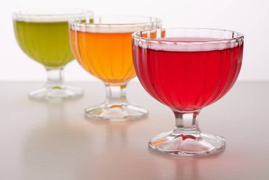 bir kase renkli jöle