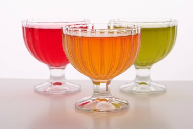 bir kase renkli jöle