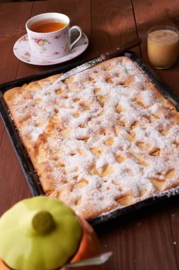 elmalı turta charlotte ahşap tablo