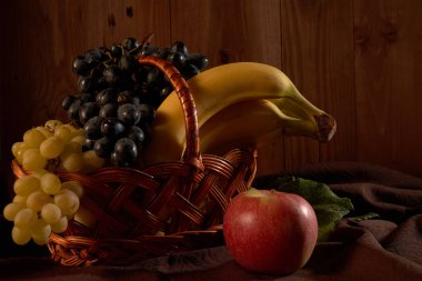Natürmort meyve sepeti