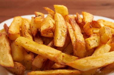 bir tabak kızarmış patates kızartması