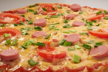 iştah açıcı pizza beyaz bir arka plan üzerinde