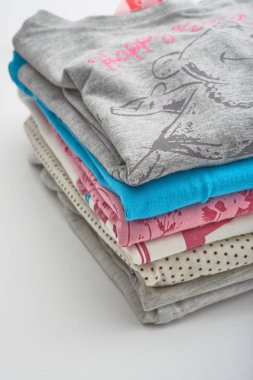 Beyaz bir arka plan temiz elbise