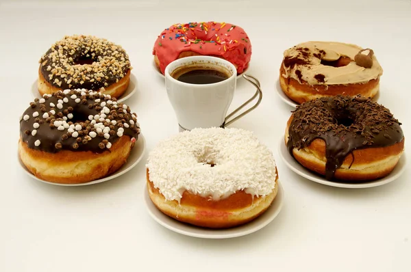 Donuts und Kaffee — Stockfoto