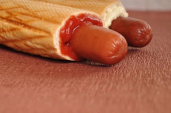 Twee hotdogs — Stockfoto