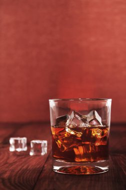 Buzlu viski.