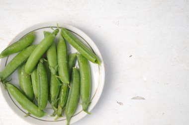 Genç yeşil bezelye