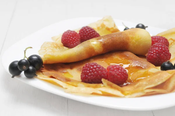 Taze çilek ile Pancakes — Stok fotoğraf