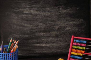 Okulun arka planına