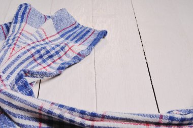 Ahşap bir masada arka plan havlusu.