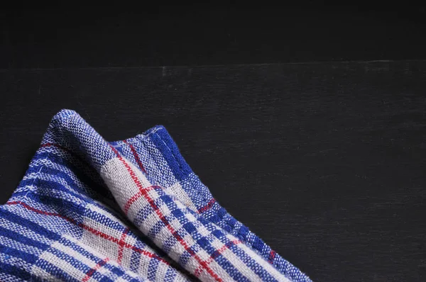 Ahşap bir masada arka plan havlusu.