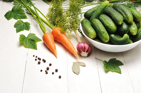 Vegetables from the garden on the table — Stock Photo, Image