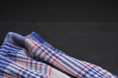 Ahşap bir masada arka plan havlusu.