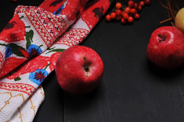 Elma sonbahar natürmort