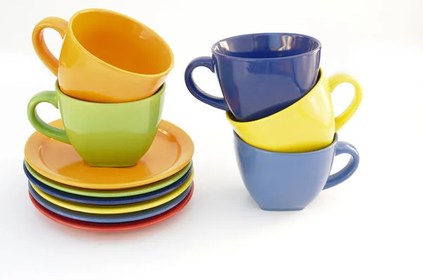 Tazas y platos de colores — Foto de Stock